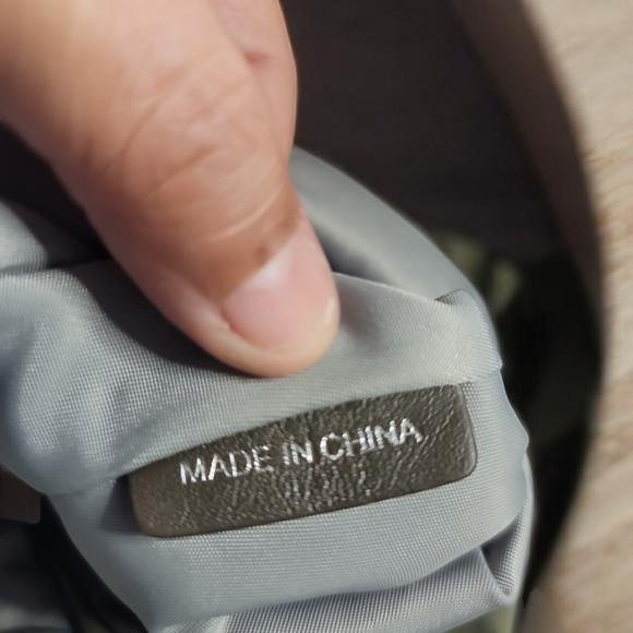 Burberry Buckleigh Check NYLON AND LEATHER Tote Bag In Great CONDITION - Picture 14 of 14